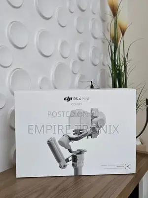 DJI RS 4 Mini Combo - Pro Camera Gimbal Stabilizer