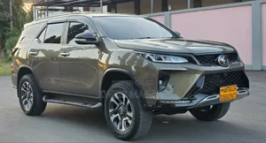 Toyota Fortuner 2021 Brown