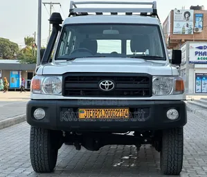 Toyota Land Cruiser 2014 White