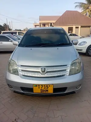 Toyota IST 2006 Silver