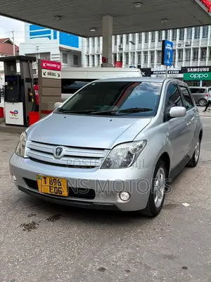Toyota IST 2005 Silver