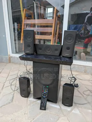 Sony Home Theater// 1000W// Bluetooth  // USB  // FM // AUX  /