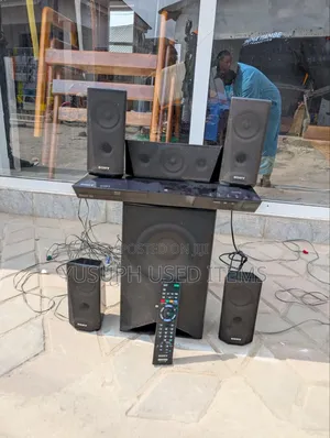 Sony Home Theater// 1000W// Bluetooth  // USB  // FM // AUX  /
