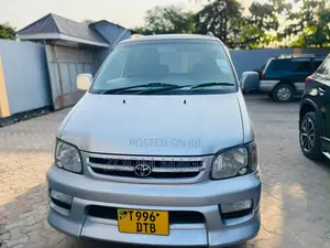 Toyota Noah 2001 Silver