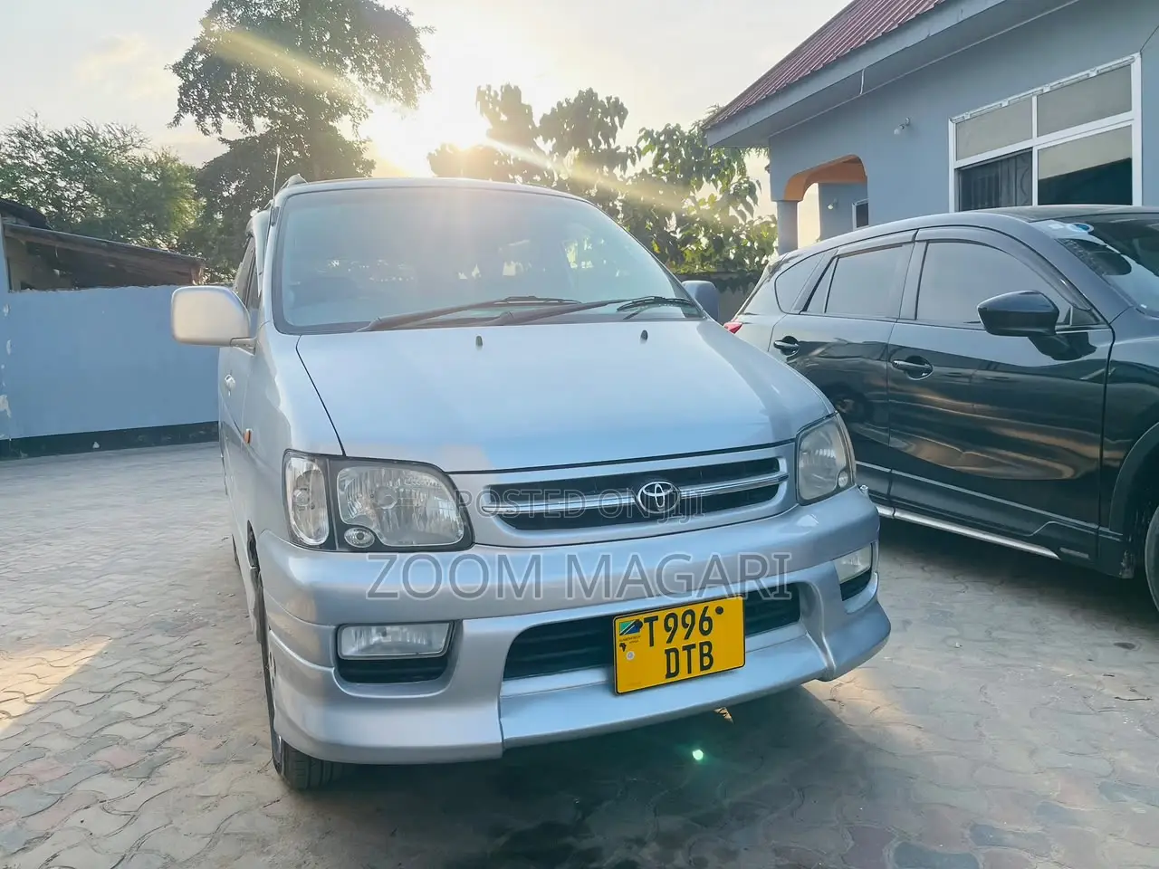 Toyota Noah 2001 Silver