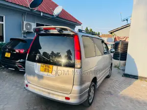Toyota Noah 2001 Silver