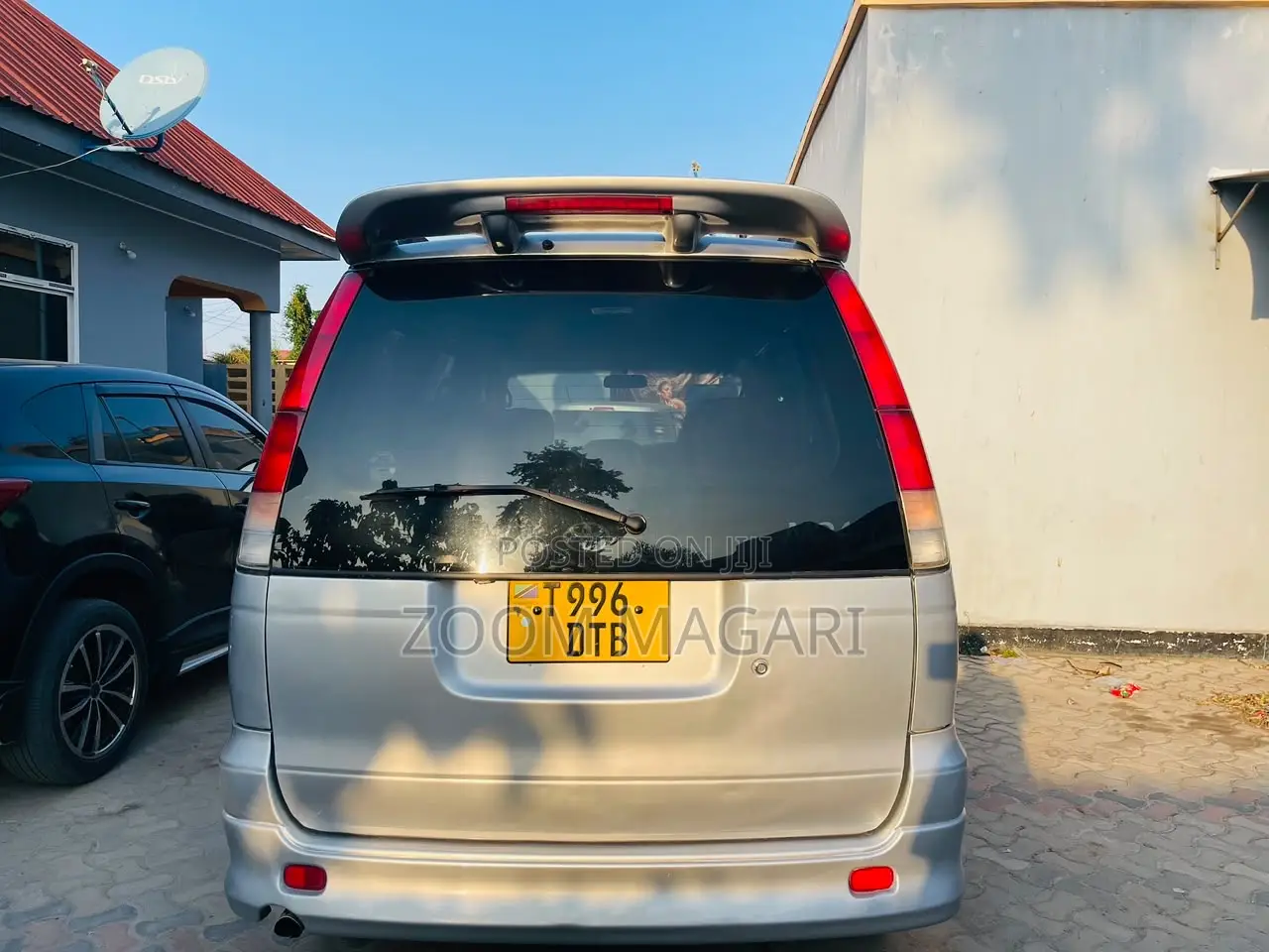 Toyota Noah 2001 Silver