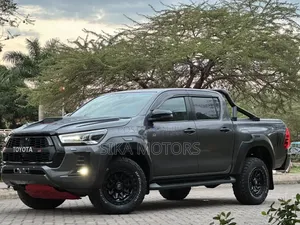 Toyota Hilux 2023 Gray