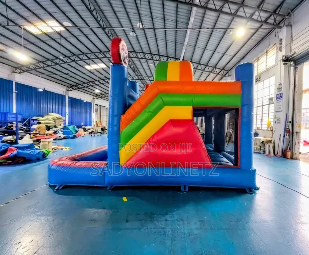 Captain America Heavy-Duty Jumping Castle