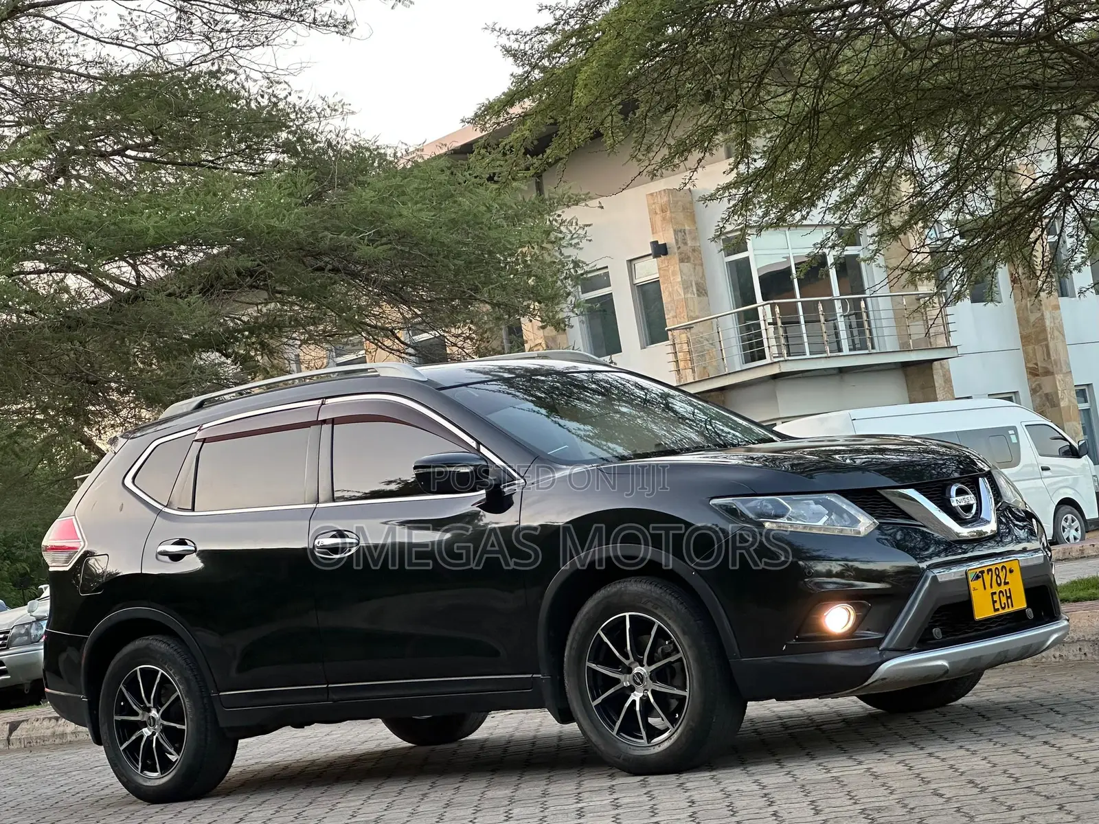 Nissan X-Trail 2.0 Petrol AWD 2013 Black