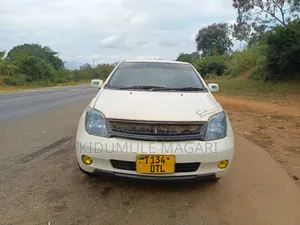 Toyota IST 2004 White