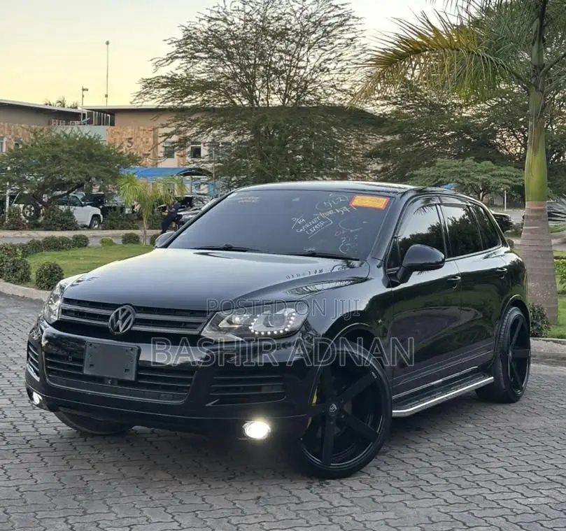 Volkswagen Touareg 2012 Black