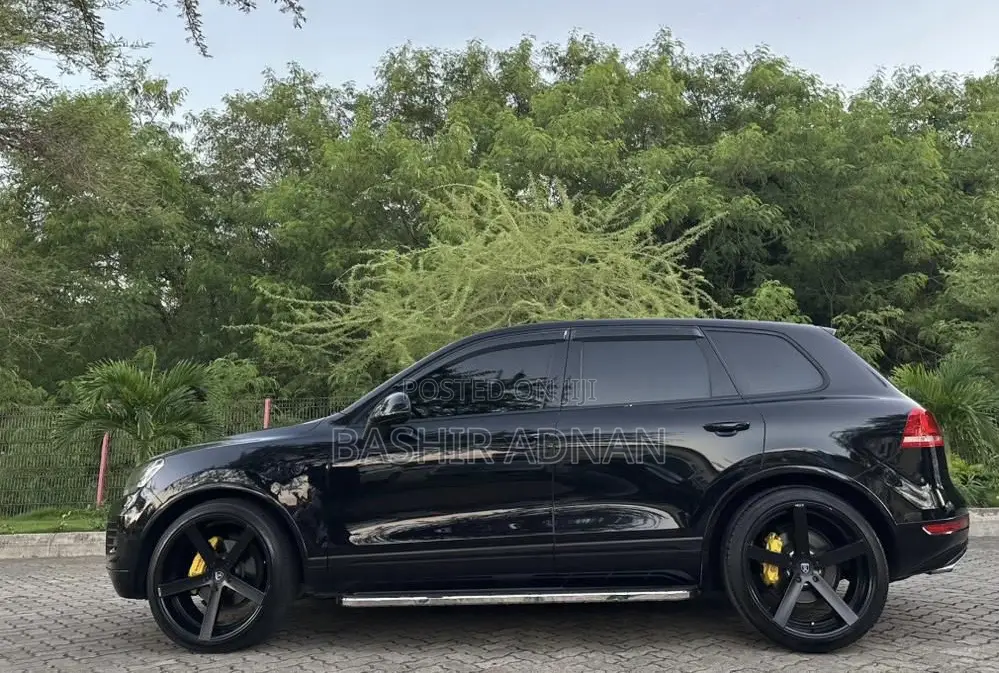 Volkswagen Touareg 2012 Black