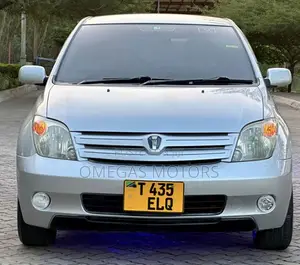 Toyota IST 2003 Silver