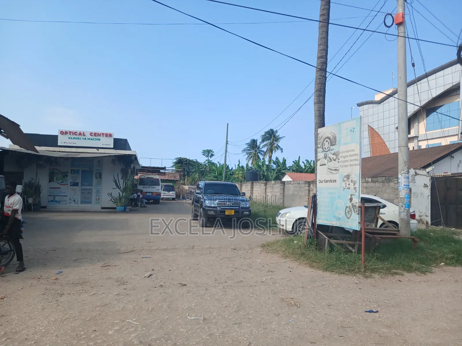 Eneo Zuri Sana La Biashara Limetazama Bagamoyo Road Linauzwa Tegeta
