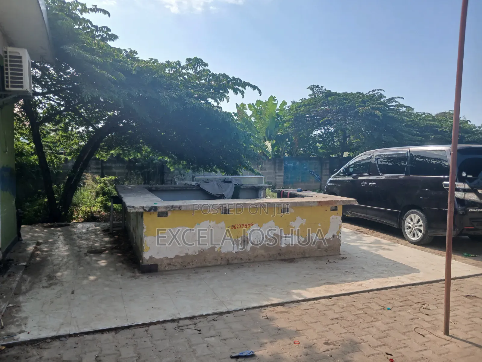 Eneo Zuri Sana La Biashara Limetazama Bagamoyo Road Linauzwa Tegeta