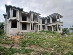 4bdrm Mansion in Excela Joshua, Bunju for sale