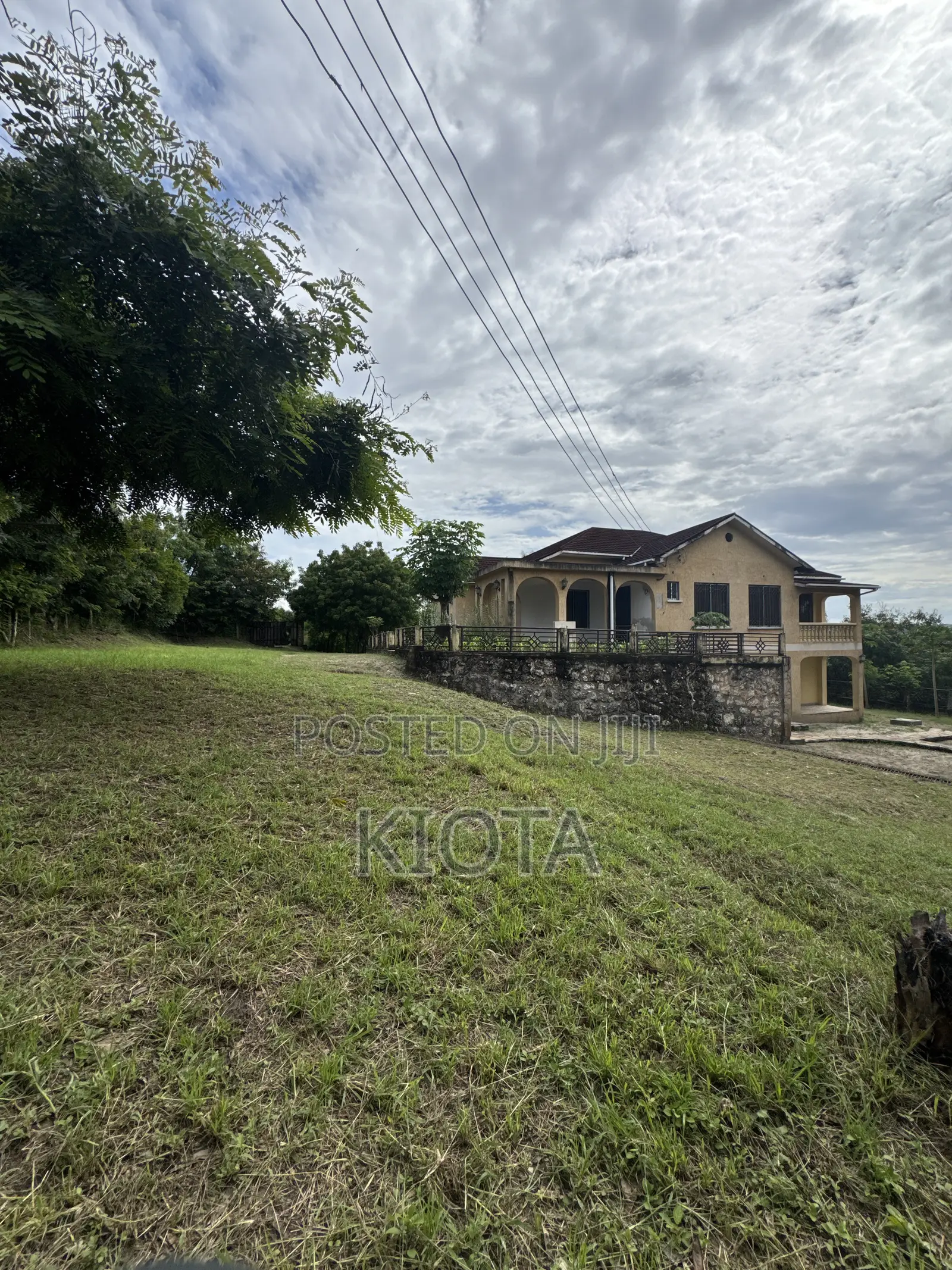 4bdrm House in Goba for sale