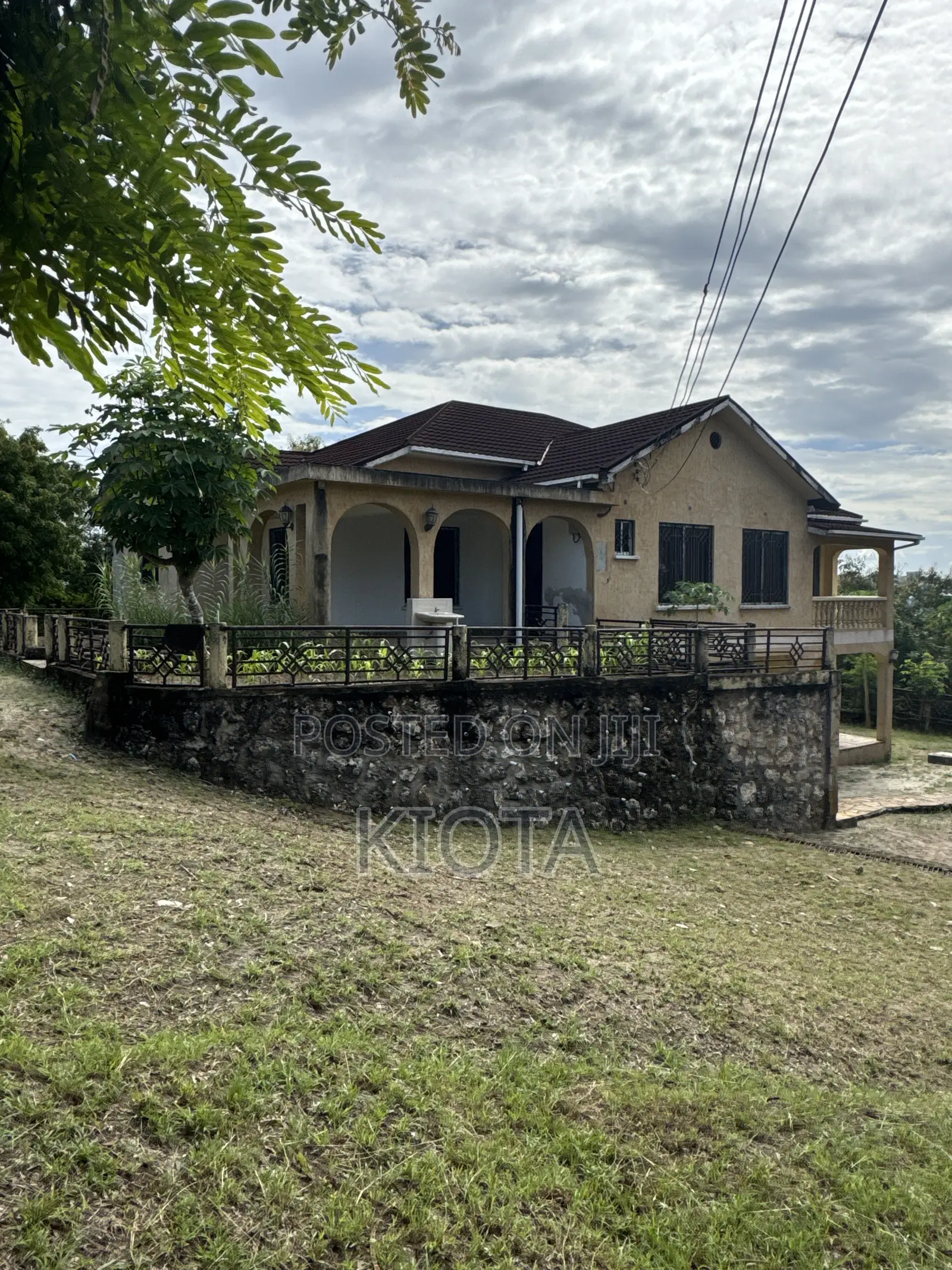 4bdrm House in Goba for sale
