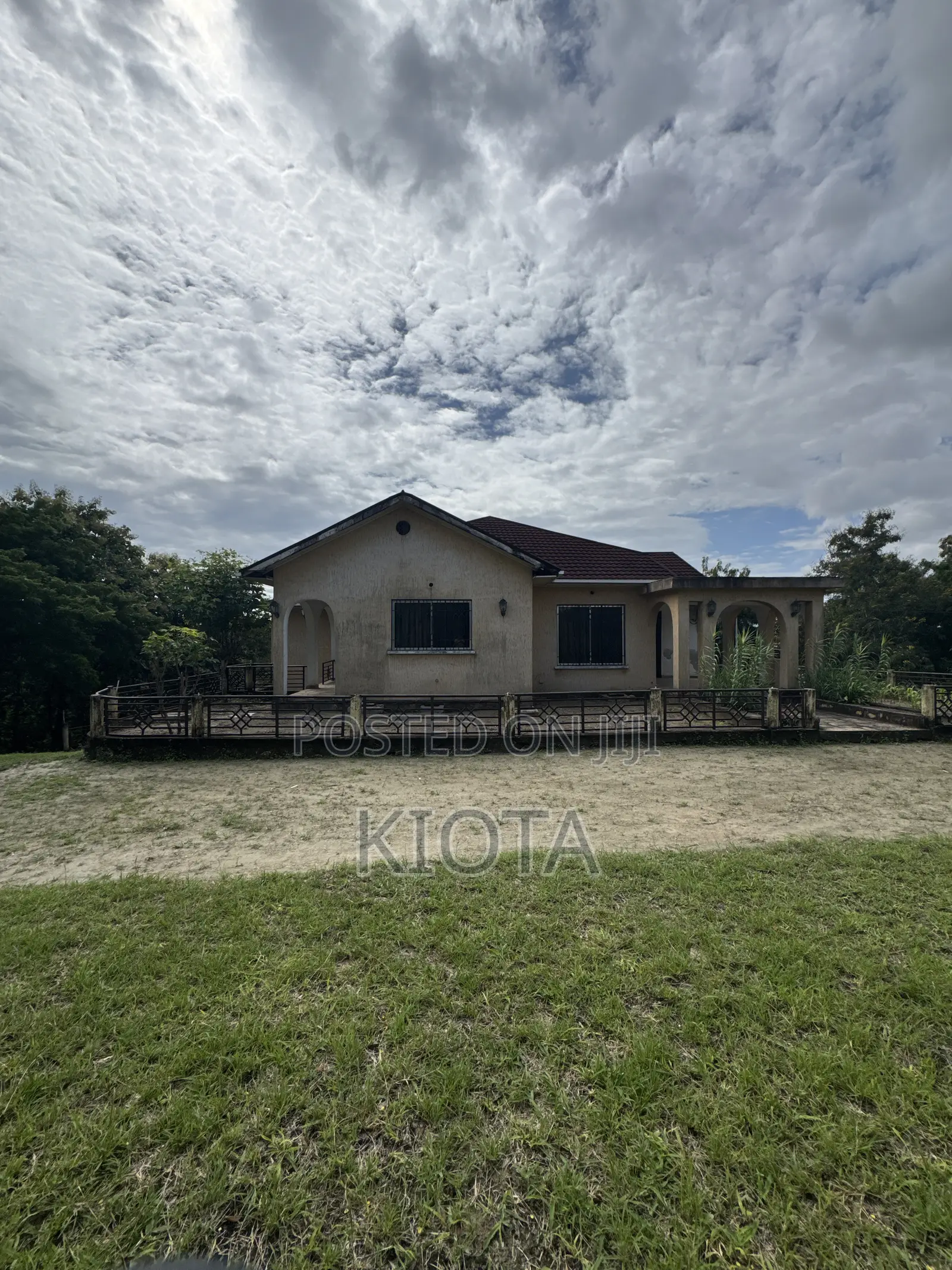 4bdrm House in Goba for sale