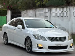 Toyota Crown 2011 White