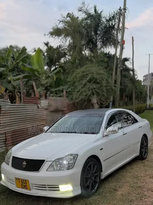 Toyota Crown Royale 2005 White