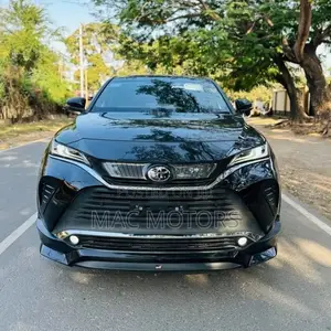 Toyota Harrier 2.0 2020 Black