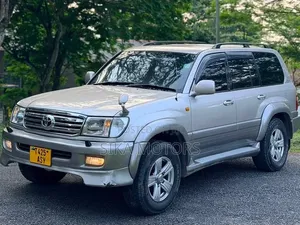 Toyota Land Cruiser 2000 Silver