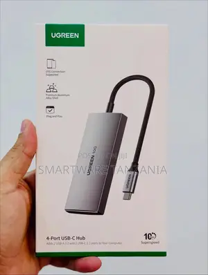 UGREEN 4-Port Type-C Hub With 2 USB-A 3.2 and 2 USB-C 3.2 Ports