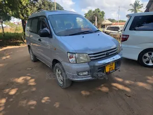 Toyota TownAce Noah 1997 Silver