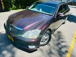 Toyota Crown Royale 2005 Gray