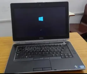 Laptop Dell Latitude 3120 4GB Intel Core i5 HDD 250GB