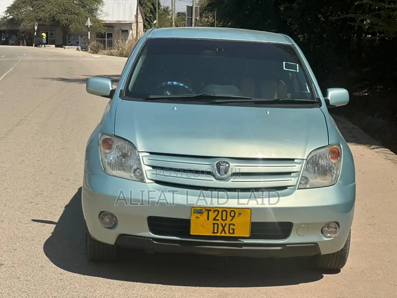 Toyota IST 2004 Silver
