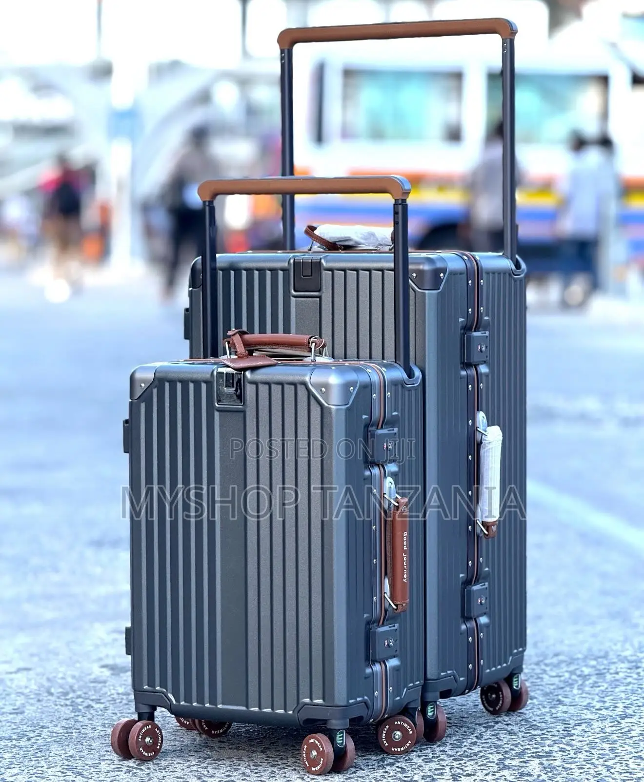 Mabegi Original Suitcase