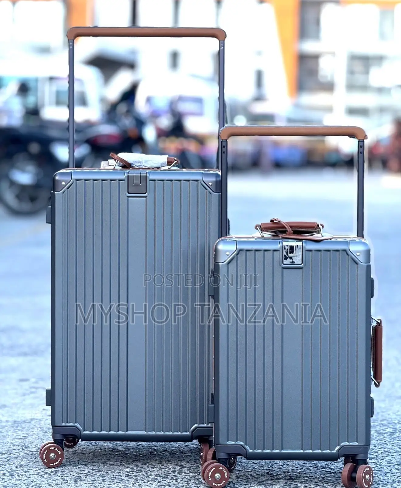 Mabegi Original Suitcase