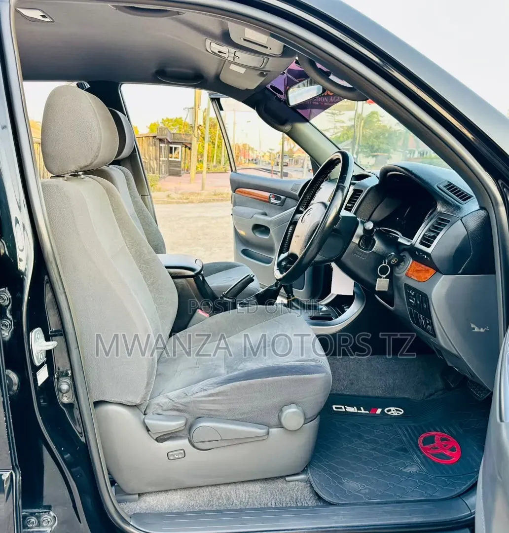 Toyota Land Cruiser Prado 2005 Black