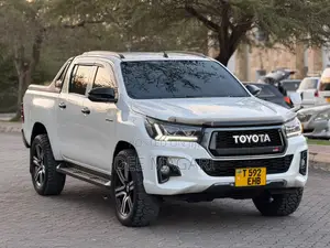 Toyota Hilux 2019 White