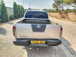 Nissan Navara 2016 Silver