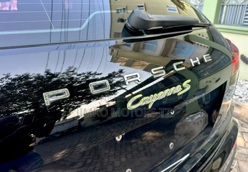 Porsche Cayenne 2016 Black