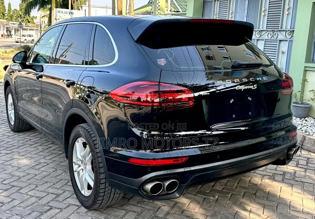 Porsche Cayenne 2016 Black