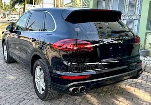 Porsche Cayenne 2016 Black