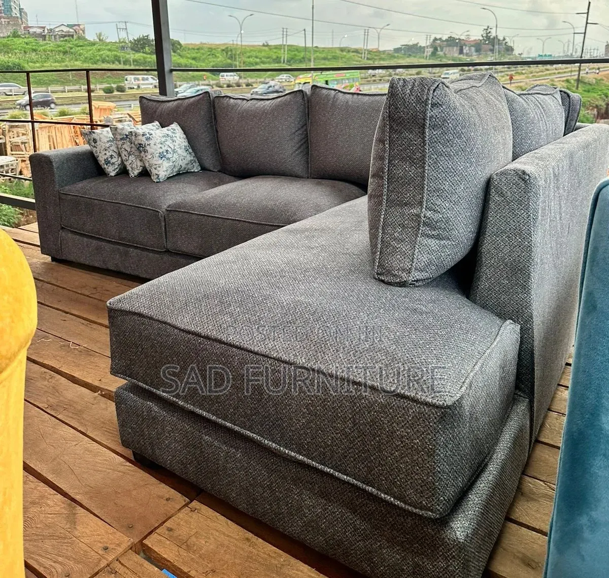 Tunatengeneza Furniture Mbalimbali Za Majumbani.