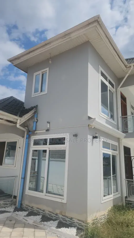4bdrm House in Mabwepande, Magomeni for rent