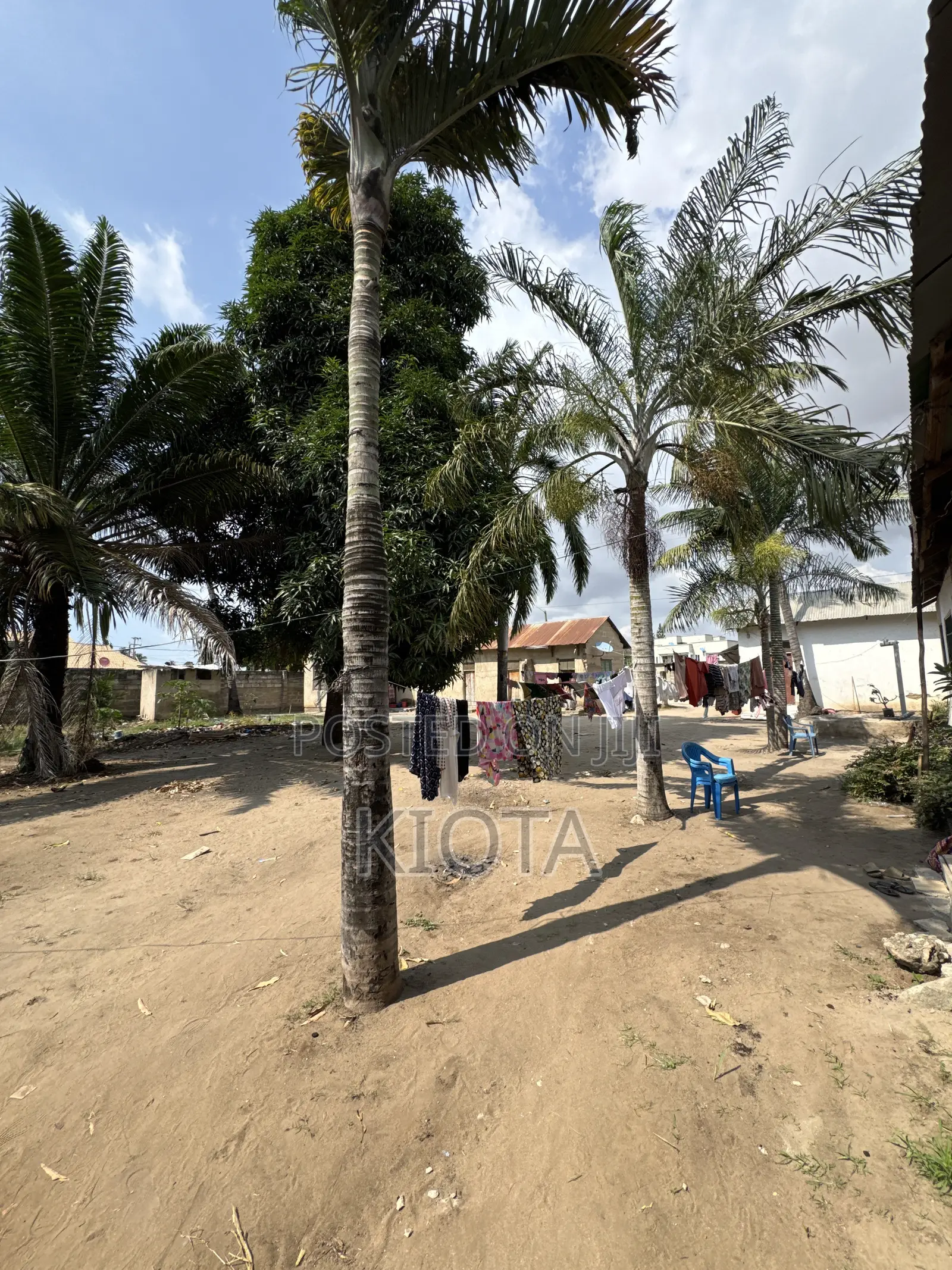 Ununio Upper Land
