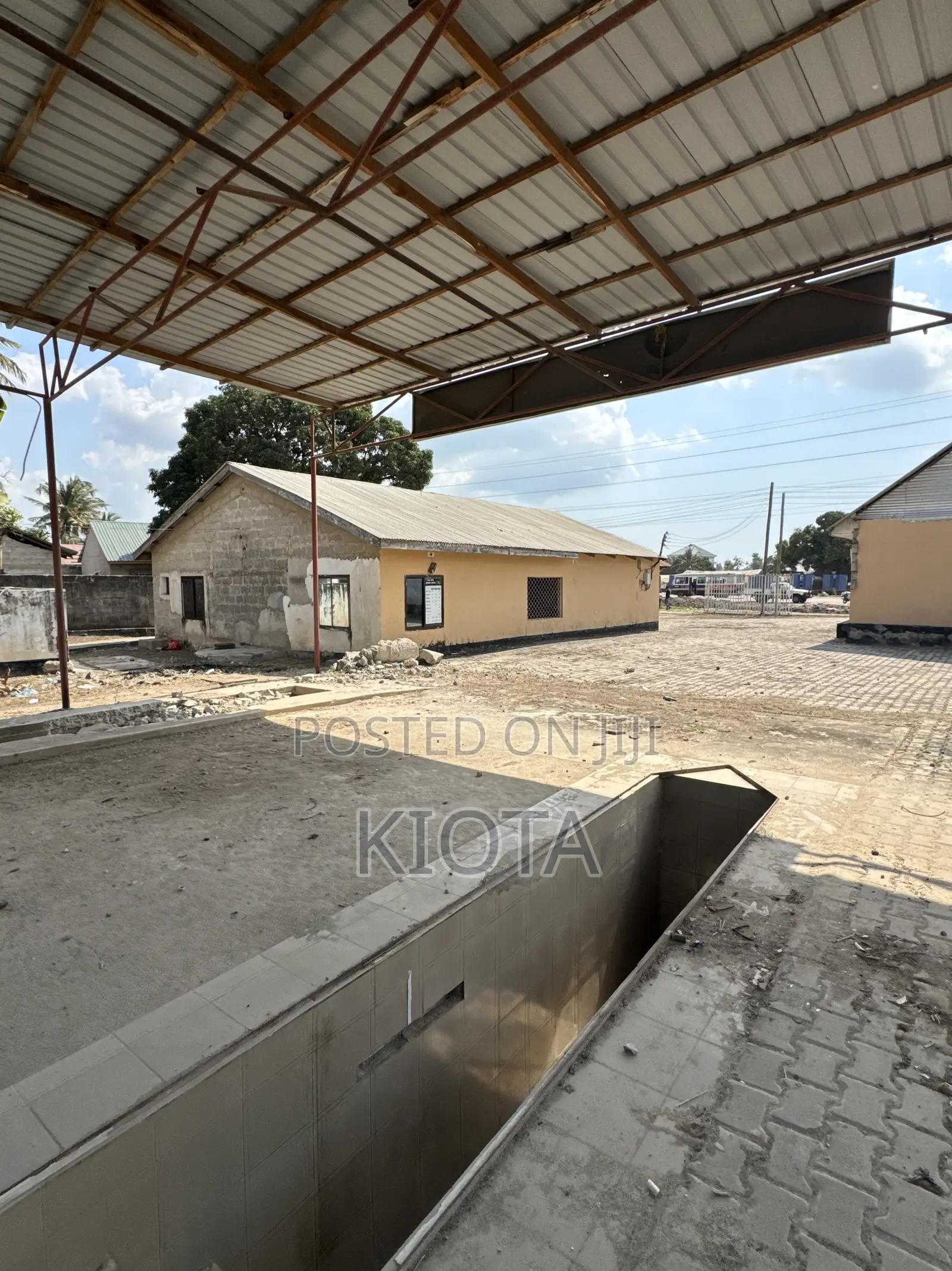Tegeta Dawasa Main Road