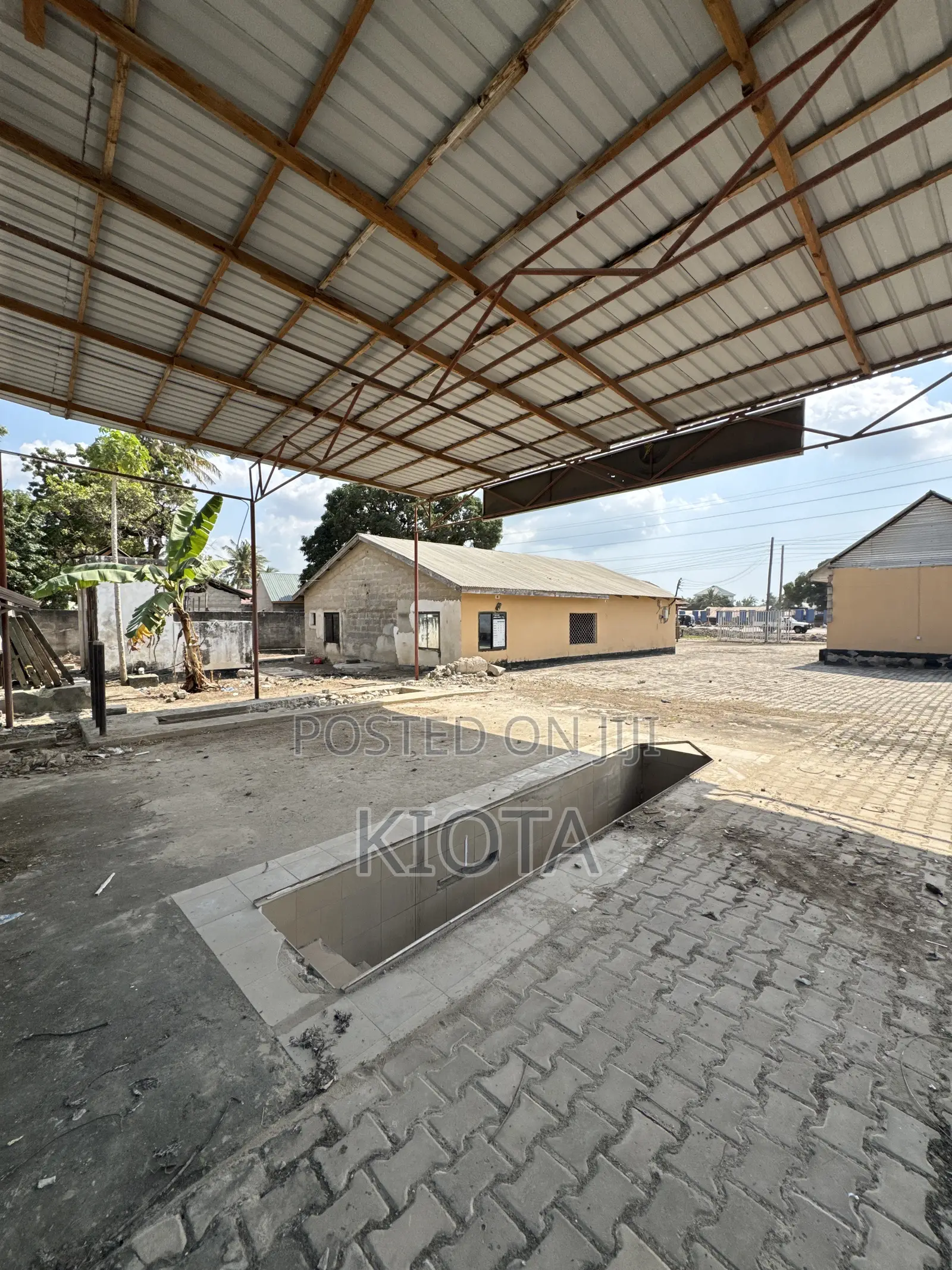 Tegeta Dawasa Main Road