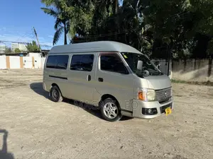 Nissan Caravan (Urvan) 2007 Silver