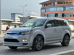 Mitsubishi Outlander 2011 Silver