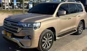 Toyota Land Cruiser 2017 Gold