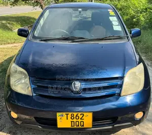 Toyota IST 2004 Blue